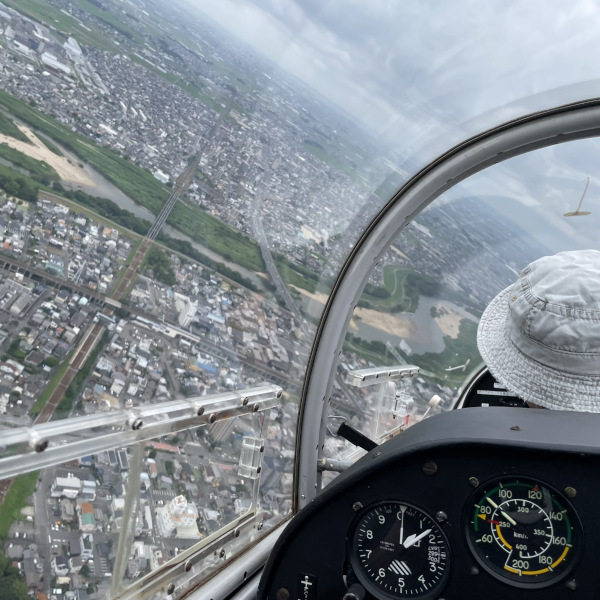 お、一日飛べそうじゃん・・・のはずがあぁぁぁ雨えぇぇぇ - 岡崎飛行